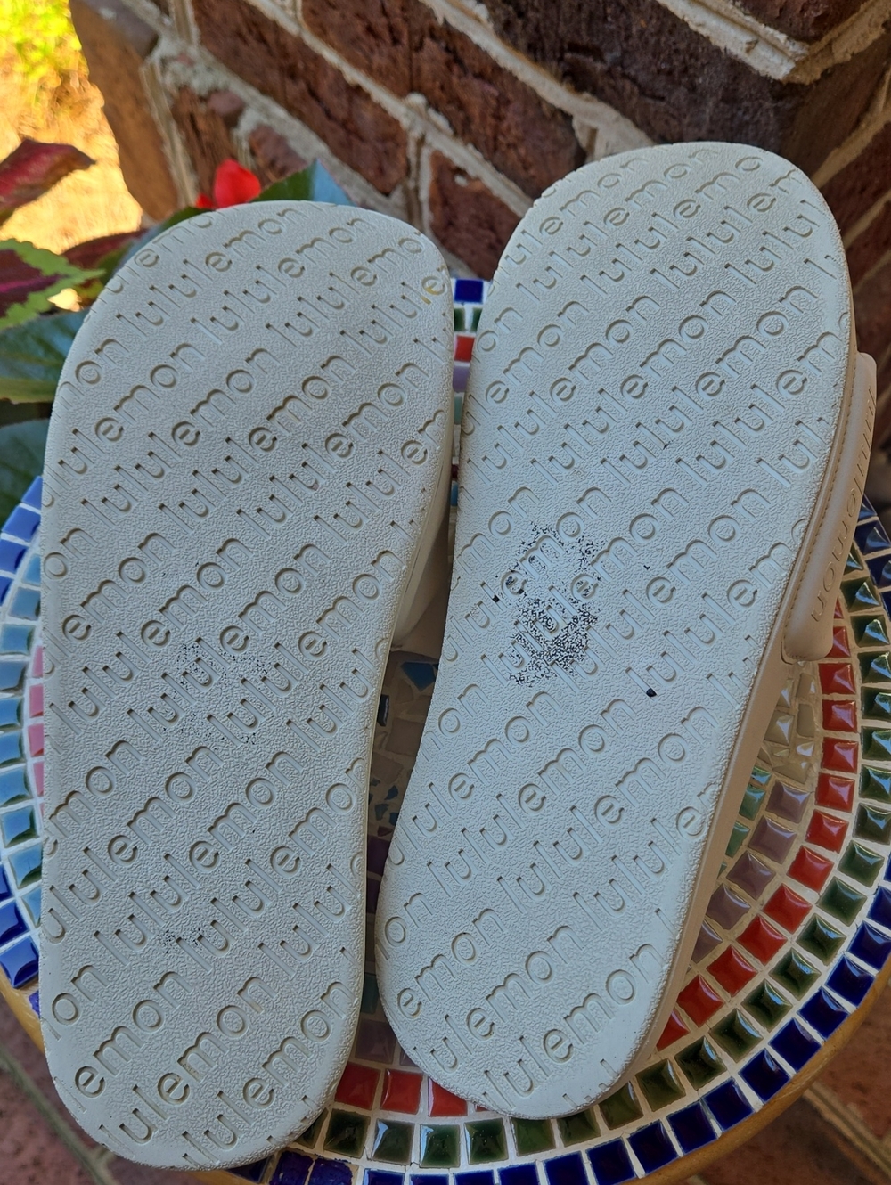 LuLuLemon Women's Restfeel Slide - Picture 7 of 9